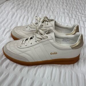 NWOT Gola Classics White/Gold/Gum Women's Stadia Sneakers in Size 9